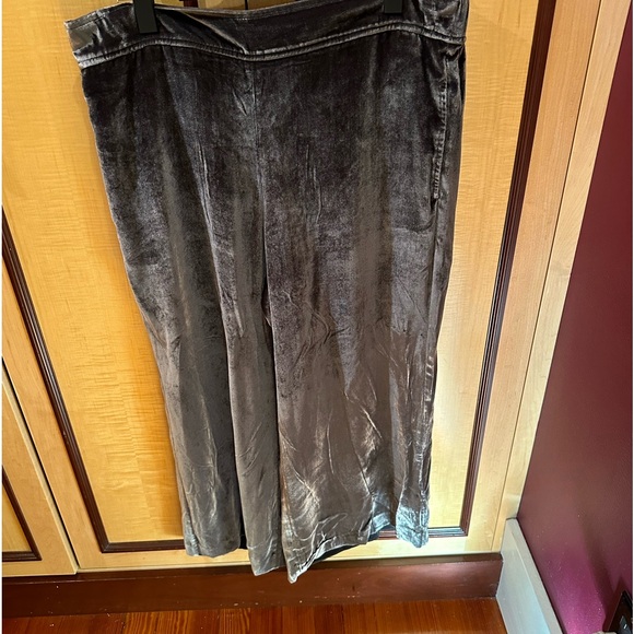 Madewell full length wide grey velvet pants. So comfy - Picture 3 of 5